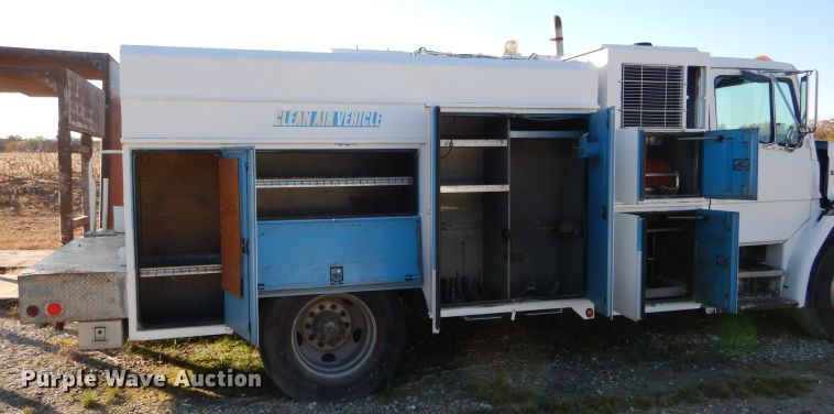 image for item DH6799 2001 Freightliner FL70 service truck