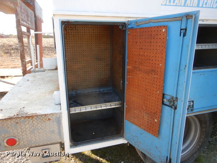 image for item DH6799 2001 Freightliner FL70 service truck