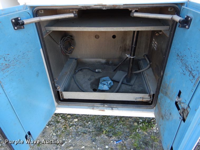 image for item DH6799 2001 Freightliner FL70 service truck