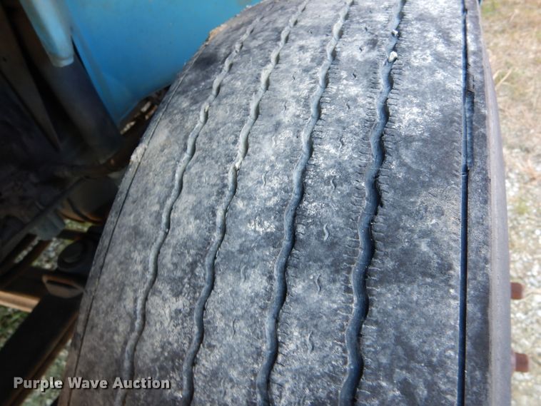 image for item DH6799 2001 Freightliner FL70 service truck