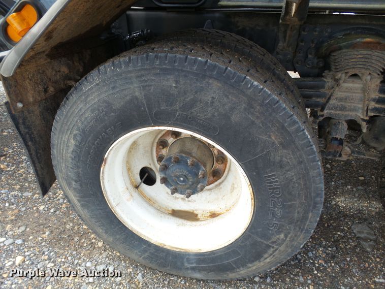 image for item DH7765 2003 Freightliner FL106 roll-off container truck