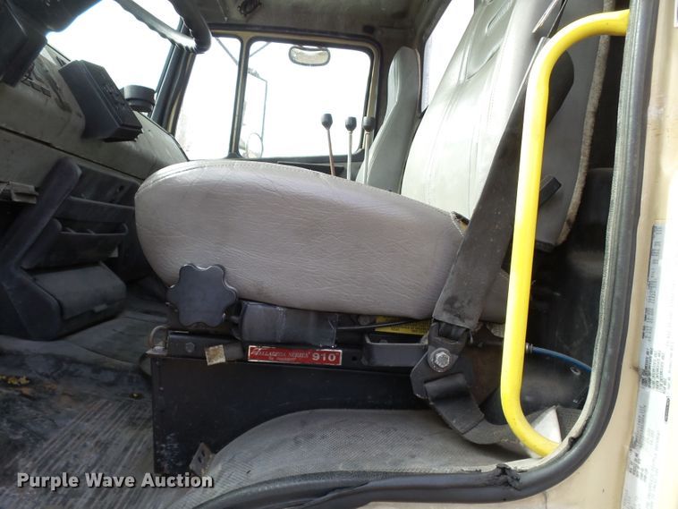 image for item DH7765 2003 Freightliner FL106 roll-off container truck