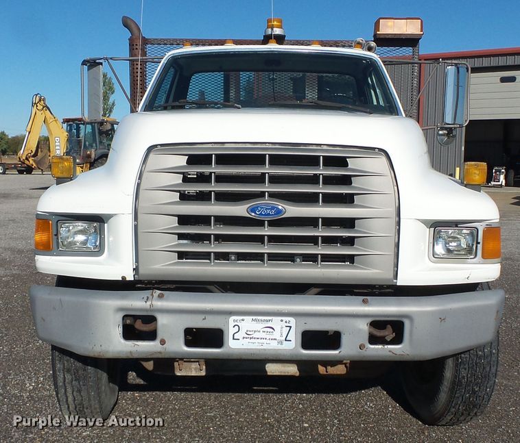 image for item DH7770 1995 Ford F800 reel carrier truck