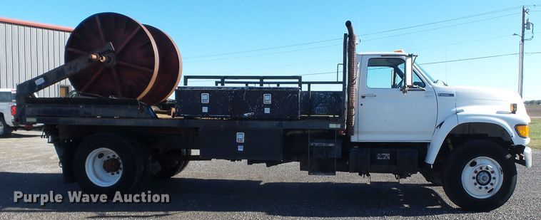 image for item DH7770 1995 Ford F800 reel carrier truck