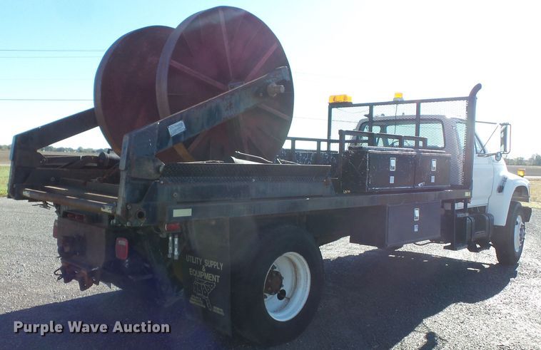 image for item DH7770 1995 Ford F800 reel carrier truck