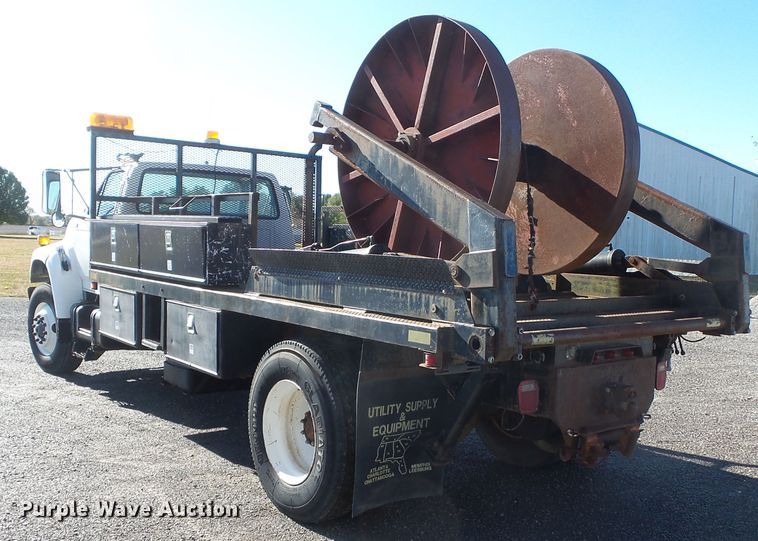 image for item DH7770 1995 Ford F800 reel carrier truck