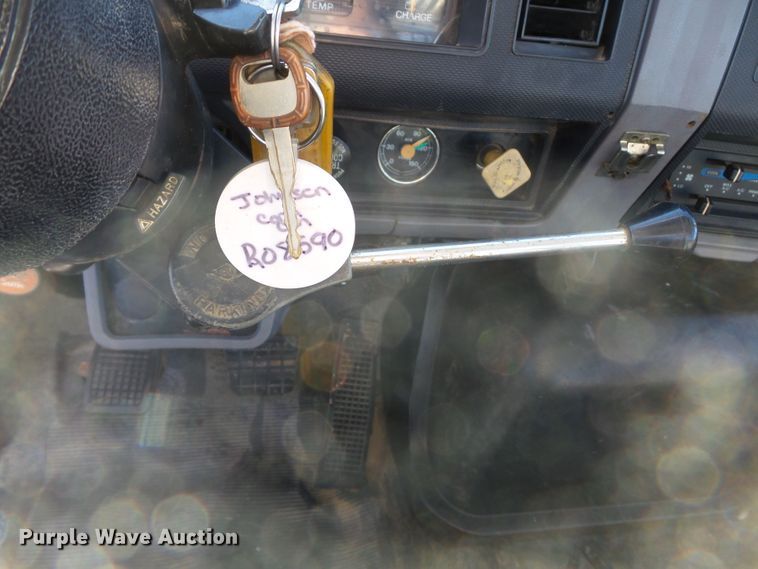 image for item DH7770 1995 Ford F800 reel carrier truck