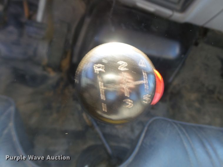 image for item DH7770 1995 Ford F800 reel carrier truck