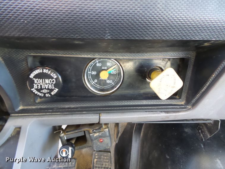 image for item DH7770 1995 Ford F800 reel carrier truck