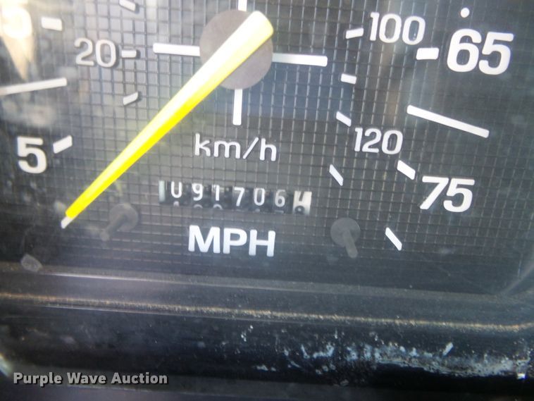 image for item DH7770 1995 Ford F800 reel carrier truck