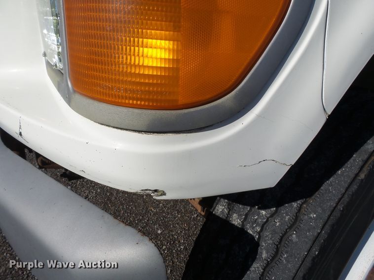 image for item DH7770 1995 Ford F800 reel carrier truck