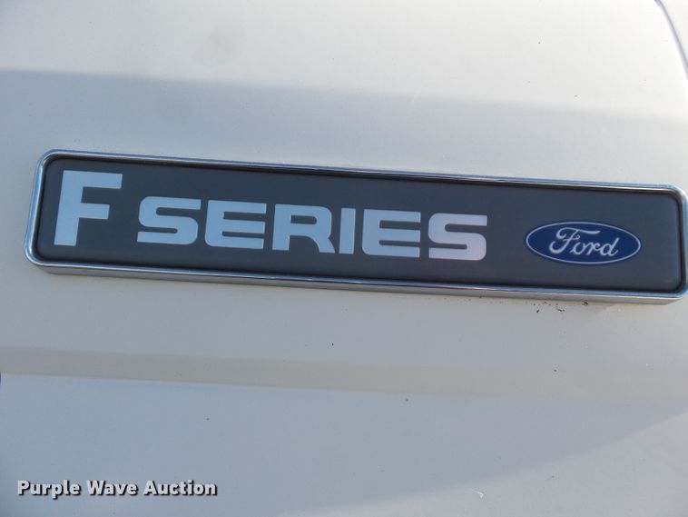 image for item DH7770 1995 Ford F800 reel carrier truck