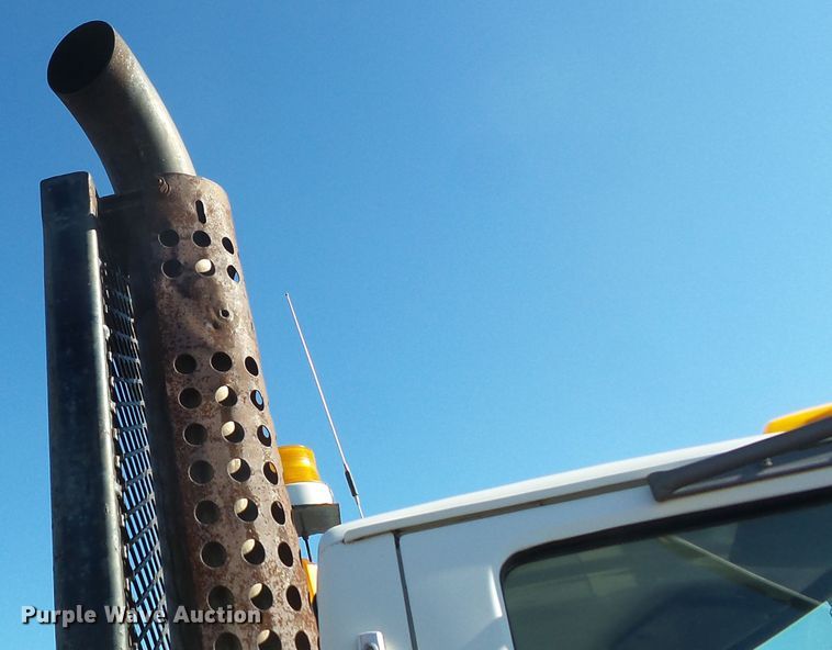 image for item DH7770 1995 Ford F800 reel carrier truck