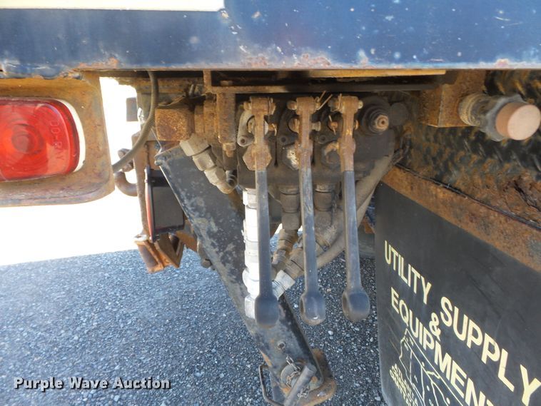 image for item DH7770 1995 Ford F800 reel carrier truck