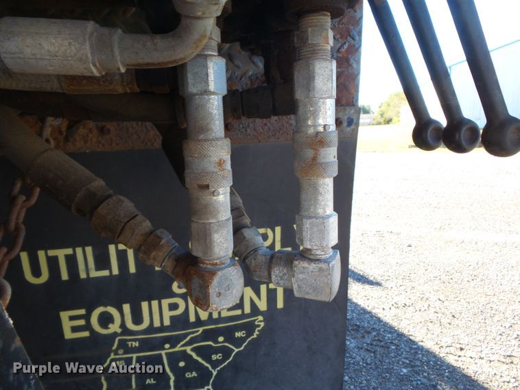 image for item DH7770 1995 Ford F800 reel carrier truck