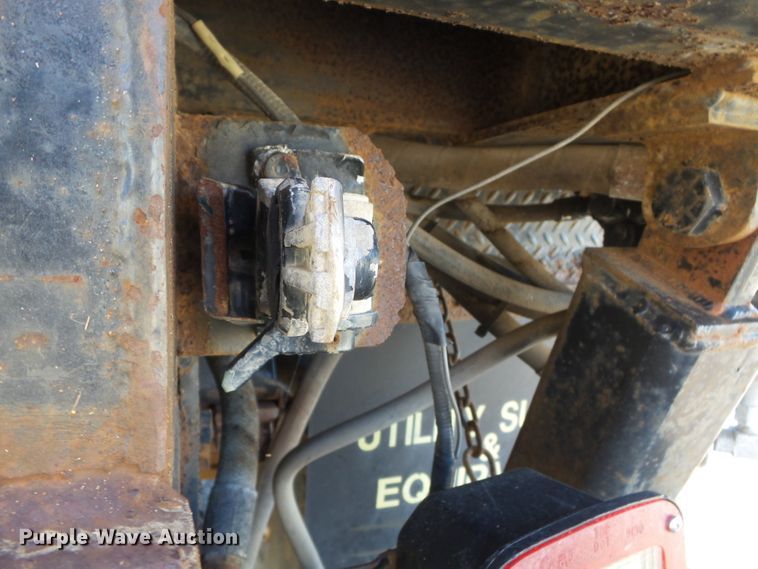 image for item DH7770 1995 Ford F800 reel carrier truck