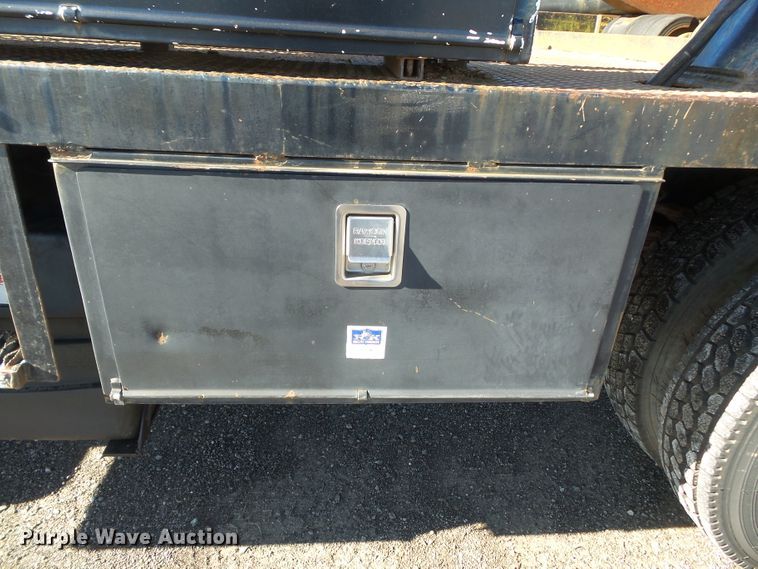 image for item DH7770 1995 Ford F800 reel carrier truck