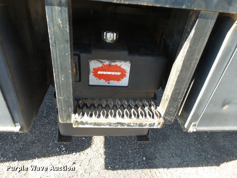 image for item DH7770 1995 Ford F800 reel carrier truck