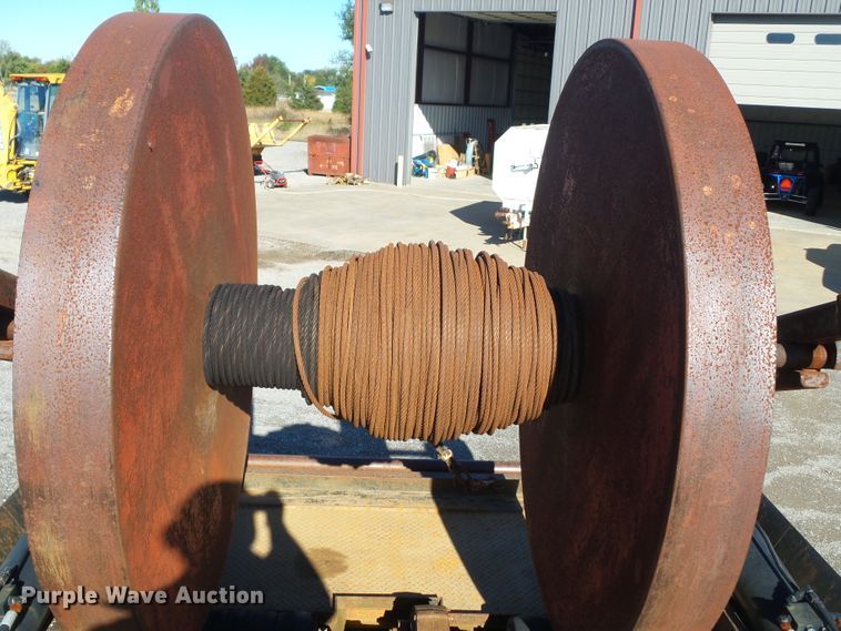 image for item DH7770 1995 Ford F800 reel carrier truck