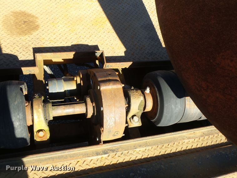 image for item DH7770 1995 Ford F800 reel carrier truck