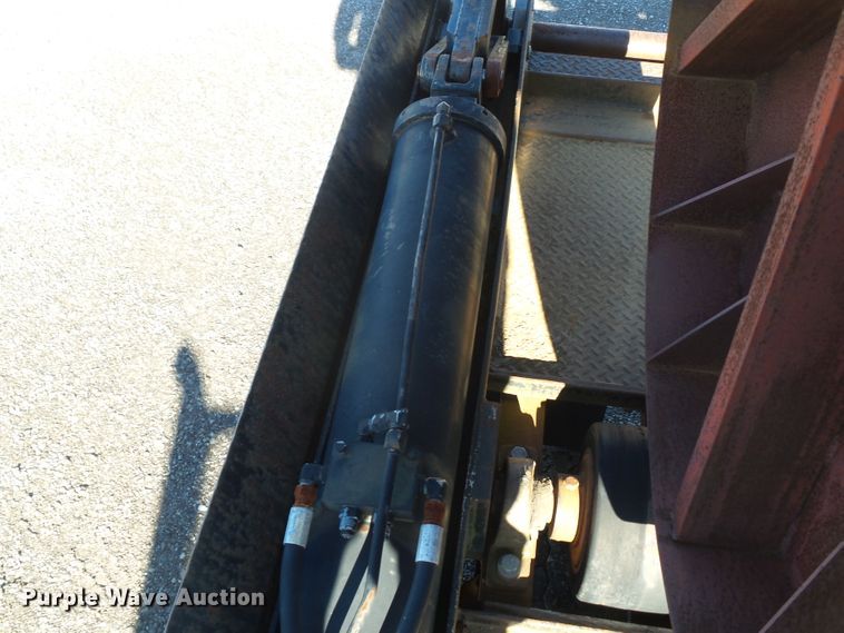 image for item DH7770 1995 Ford F800 reel carrier truck