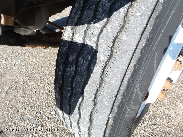 image for item DH7770 1995 Ford F800 reel carrier truck