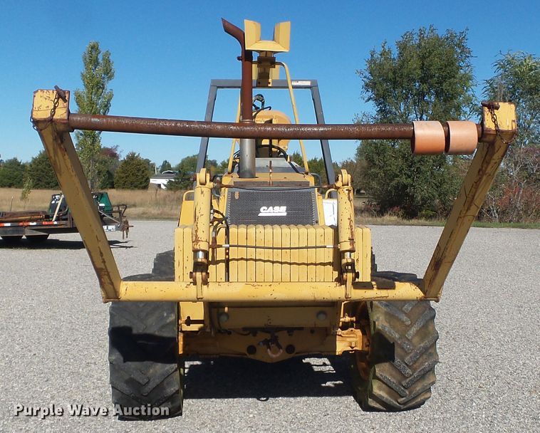 image for item DH7774 Case 860 cable plow