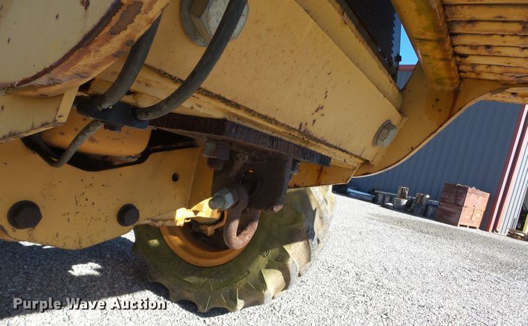 image for item DH7774 Case 860 cable plow