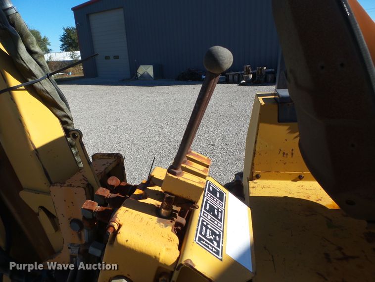 image for item DH7774 Case 860 cable plow