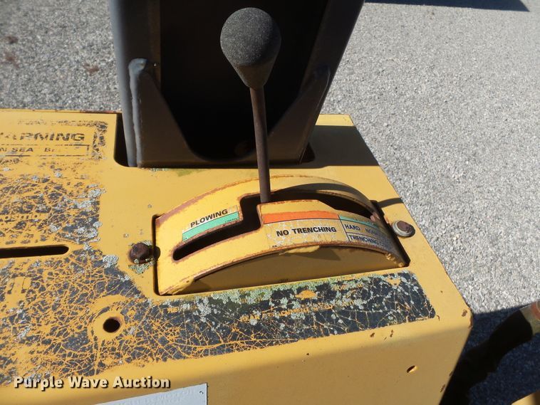 image for item DH7774 Case 860 cable plow