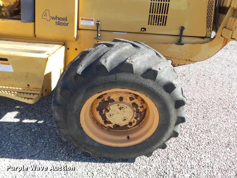 image for item DH7774 Case 860 cable plow