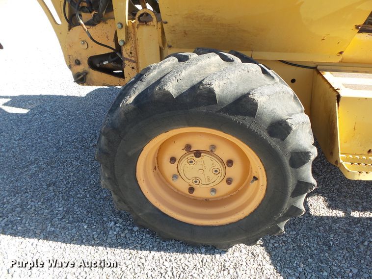 image for item DH7774 Case 860 cable plow