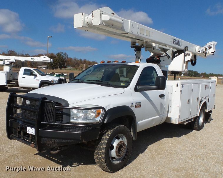 image for item DH7780 2010 Dodge Ram 5500 bucket truck