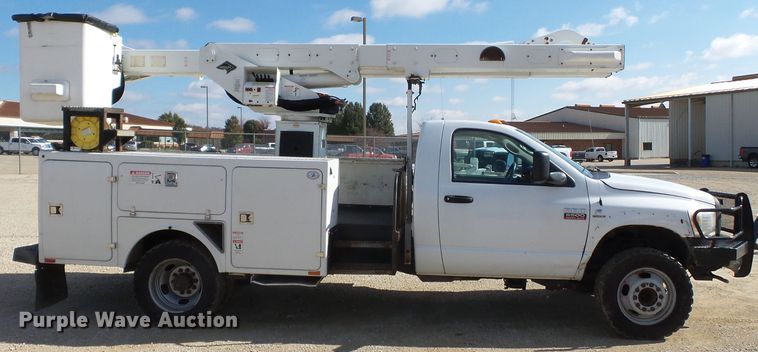 image for item DH7780 2010 Dodge Ram 5500 bucket truck