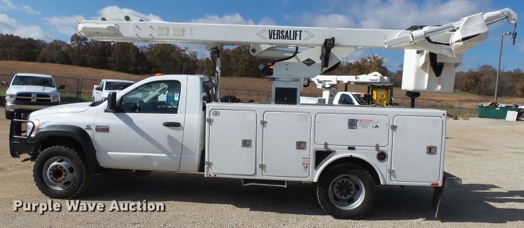 image for item DH7780 2010 Dodge Ram 5500 bucket truck