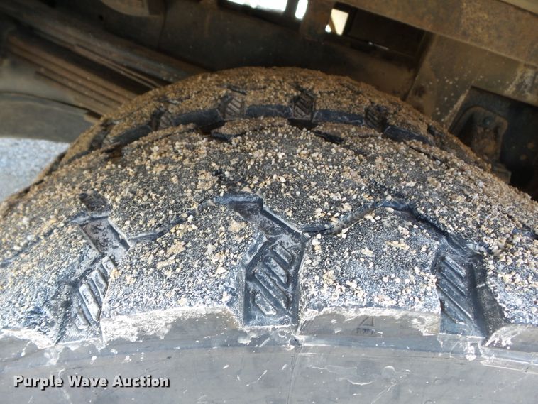 image for item DH7780 2010 Dodge Ram 5500 bucket truck