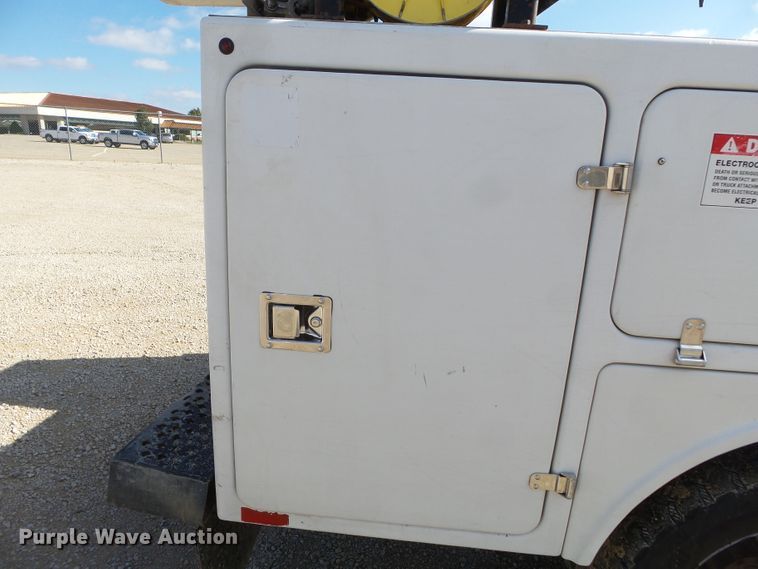 image for item DH7780 2010 Dodge Ram 5500 bucket truck