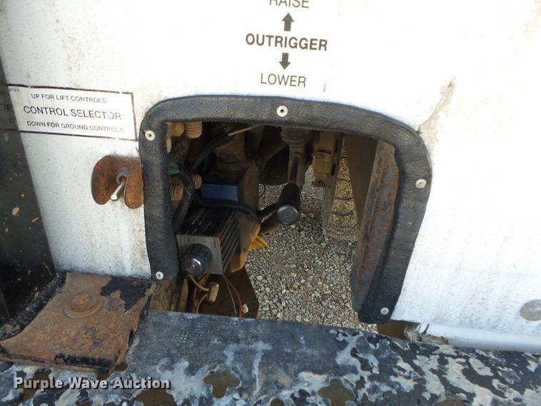 image for item DH7780 2010 Dodge Ram 5500 bucket truck