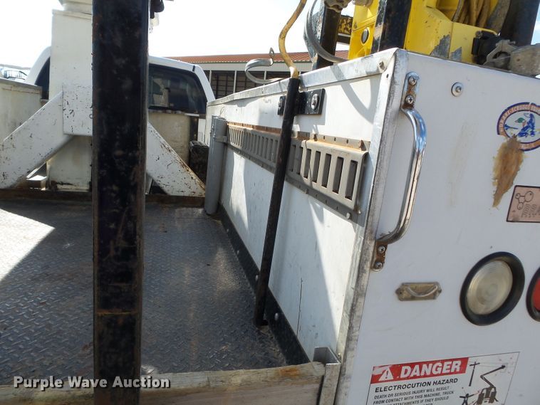 image for item DH7780 2010 Dodge Ram 5500 bucket truck