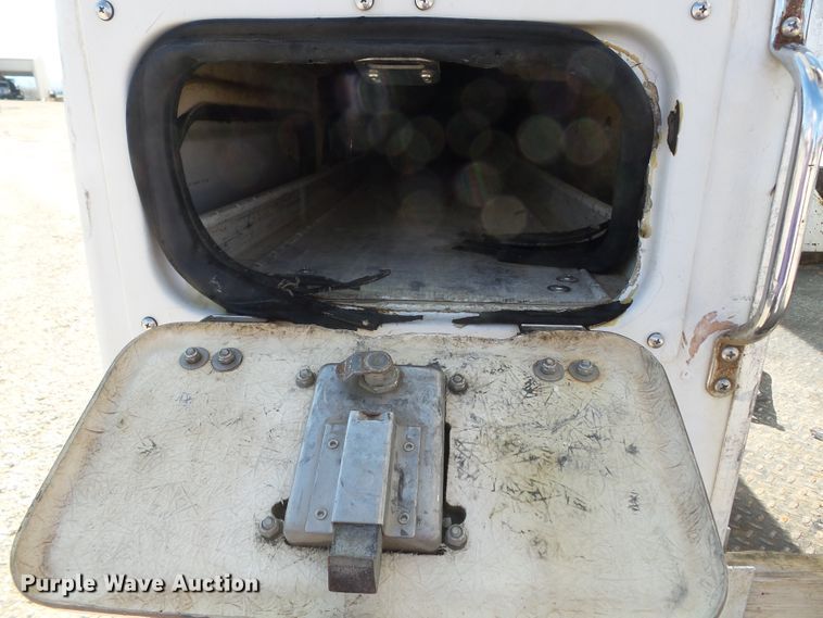 image for item DH7780 2010 Dodge Ram 5500 bucket truck