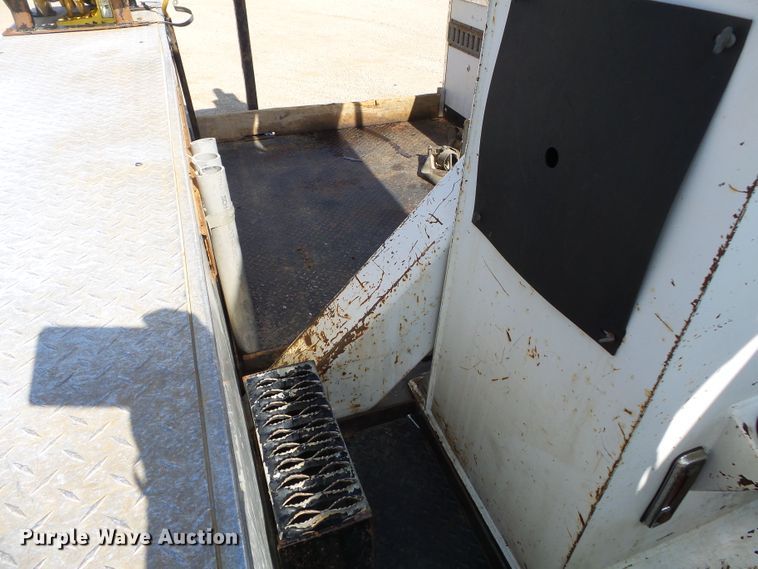 image for item DH7780 2010 Dodge Ram 5500 bucket truck