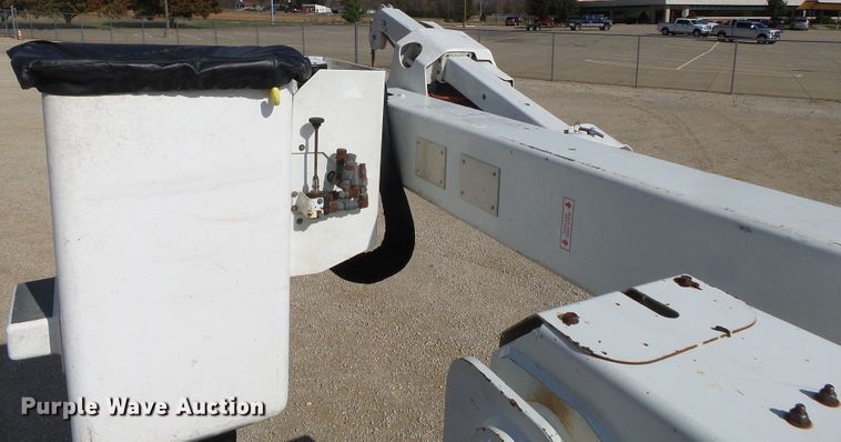 image for item DH7780 2010 Dodge Ram 5500 bucket truck