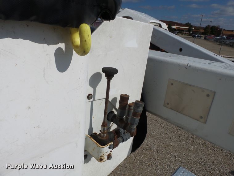 image for item DH7780 2010 Dodge Ram 5500 bucket truck