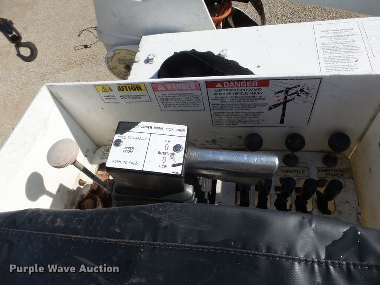 image for item DH7780 2010 Dodge Ram 5500 bucket truck