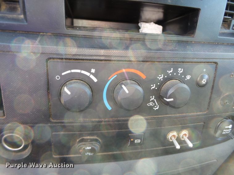 image for item DH7780 2010 Dodge Ram 5500 bucket truck