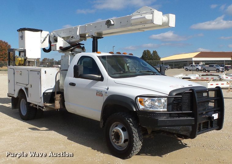 image for item DH7781 2008 Dodge Ram 5500 bucket truck