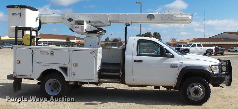 image for item DH7781 2008 Dodge Ram 5500 bucket truck