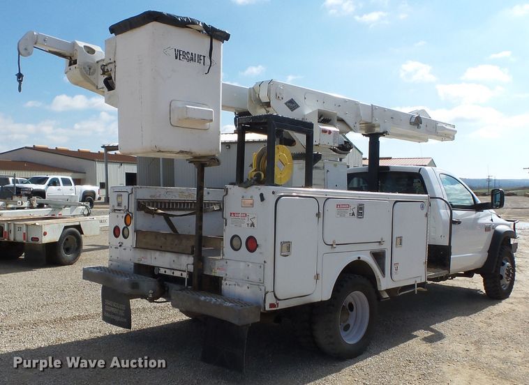 image for item DH7781 2008 Dodge Ram 5500 bucket truck