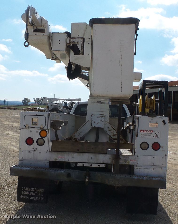image for item DH7781 2008 Dodge Ram 5500 bucket truck