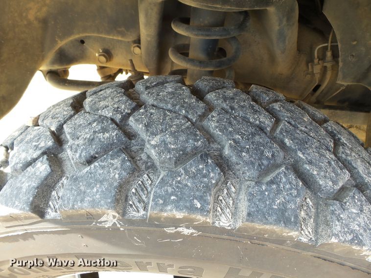 image for item DH7781 2008 Dodge Ram 5500 bucket truck